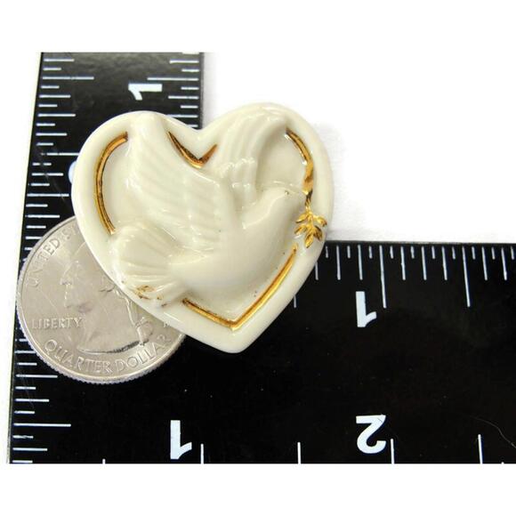 Vintage White Lenox Brooch Costume Jewelry Dove on Heart Golden Trim - Picture 7 of 12
